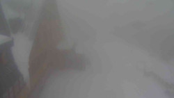 Parkoviště a hlavní vchod