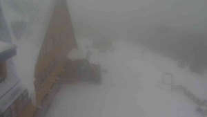 Sporthotel Kurzovní - Parkoviště a hlavní vchod - 13.2.2026 v 09:35