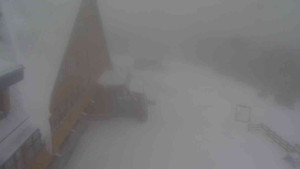 Sporthotel Kurzovní - Parkoviště a hlavní vchod - 13.2.2026 v 10:25