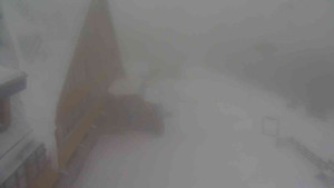 Sporthotel Kurzovní - Parkoviště a hlavní vchod - 13.2.2026 v 11:05