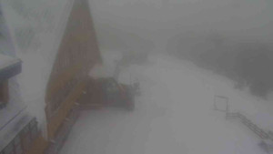 Sporthotel Kurzovní - Parkoviště a hlavní vchod - 13.2.2026 v 11:15