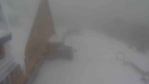 Sporthotel Kurzovní - Parkoviště a hlavní vchod - 13.2.2026 v 11:25