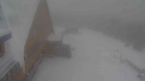 Sporthotel Kurzovní - Parkoviště a hlavní vchod - 13.2.2026 v 11:40