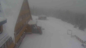 Sporthotel Kurzovní - Parkoviště a hlavní vchod - 13.2.2026 v 11:55