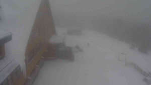 Sporthotel Kurzovní - Parkoviště a hlavní vchod - 13.2.2026 v 12:55