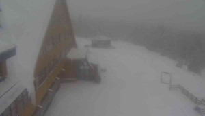 Sporthotel Kurzovní - Parkoviště a hlavní vchod - 13.2.2026 v 13:20