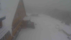 Sporthotel Kurzovní - Parkoviště a hlavní vchod - 13.2.2026 v 14:15