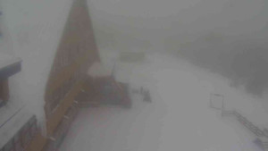 Sporthotel Kurzovní - Parkoviště a hlavní vchod - 13.2.2026 v 15:30