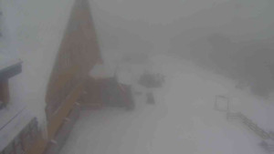 Sporthotel Kurzovní - Parkoviště a hlavní vchod - 13.2.2026 v 15:40