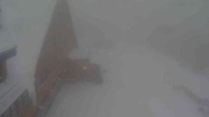 Sporthotel Kurzovní - Parkoviště a hlavní vchod - 13.2.2026 v 16:55