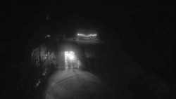 Parkoviště a hlavní vchod