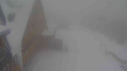 Parkoviště a hlavní vchod