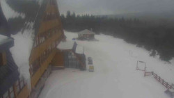 Parkoviště a hlavní vchod