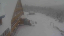 Parkoviště a hlavní vchod