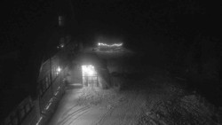 Parkoviště a hlavní vchod