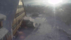 Parkoviště a hlavní vchod