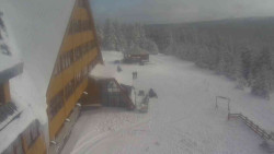 Parkoviště a hlavní vchod