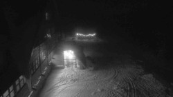 Parkoviště a hlavní vchod