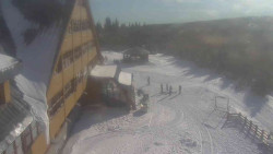 Parkoviště a hlavní vchod