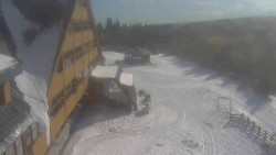 Parkoviště a hlavní vchod