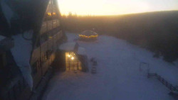 Parkoviště a hlavní vchod