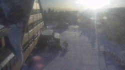 Parkoviště a hlavní vchod