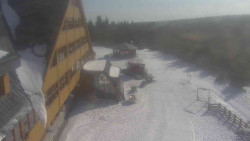 Parkoviště a hlavní vchod