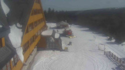 Parkoviště a hlavní vchod