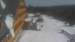 Parkoviště a hlavní vchod