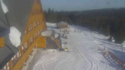 Parkoviště a hlavní vchod