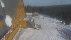 Parkoviště a hlavní vchod