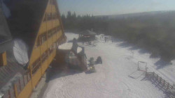 Parkoviště a hlavní vchod