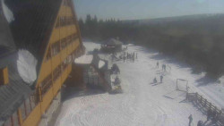 Parkoviště a hlavní vchod