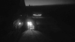 Parkoviště a hlavní vchod