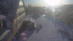 Parkoviště a hlavní vchod