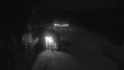 Parkoviště a hlavní vchod