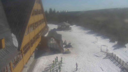 Parkoviště a hlavní vchod