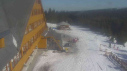 Parkoviště a hlavní vchod