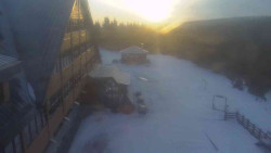 Parkoviště a hlavní vchod