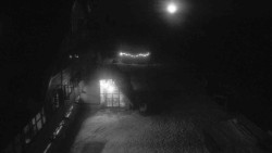 Parkoviště a hlavní vchod