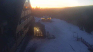 Sporthotel Kurzovní - Parkoviště a hlavní vchod - 6.3.2026 v 05:55