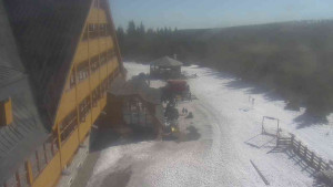 Sporthotel Kurzovní - Parkoviště a hlavní vchod - 6.3.2026 v 09:55