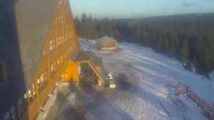 Sporthotel Kurzovní - Parkoviště a hlavní vchod - 6.3.2026 v 16:55