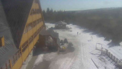 Parkoviště a hlavní vchod