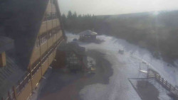 Parkoviště a hlavní vchod