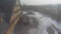 Parkoviště a hlavní vchod