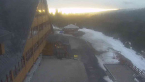 Sporthotel Kurzovní - Parkoviště a hlavní vchod - 14.3.2026 v 06:55