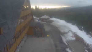 Sporthotel Kurzovní - Parkoviště a hlavní vchod - 14.3.2026 v 07:45 Sporthotel Kurzovní - Parkoviště a hlavní vchod - 14.3.2026 v 07:45