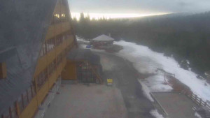 Sporthotel Kurzovní - Parkoviště a hlavní vchod - 14.3.2026 v 07:55