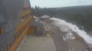 Sporthotel Kurzovní - Parkoviště a hlavní vchod - 14.3.2026 v 14:55